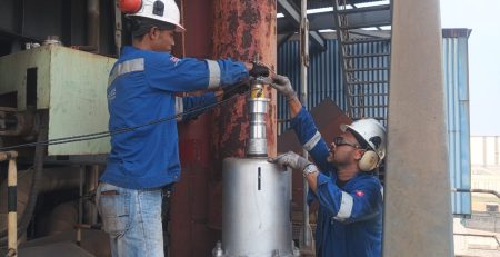 Safety valve online calibration equipment installed on valve in Malaysia